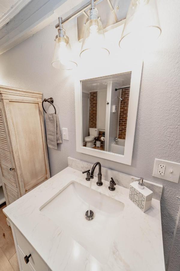 Comfortable King Suite Zen Space Hattiesburg Exterior foto